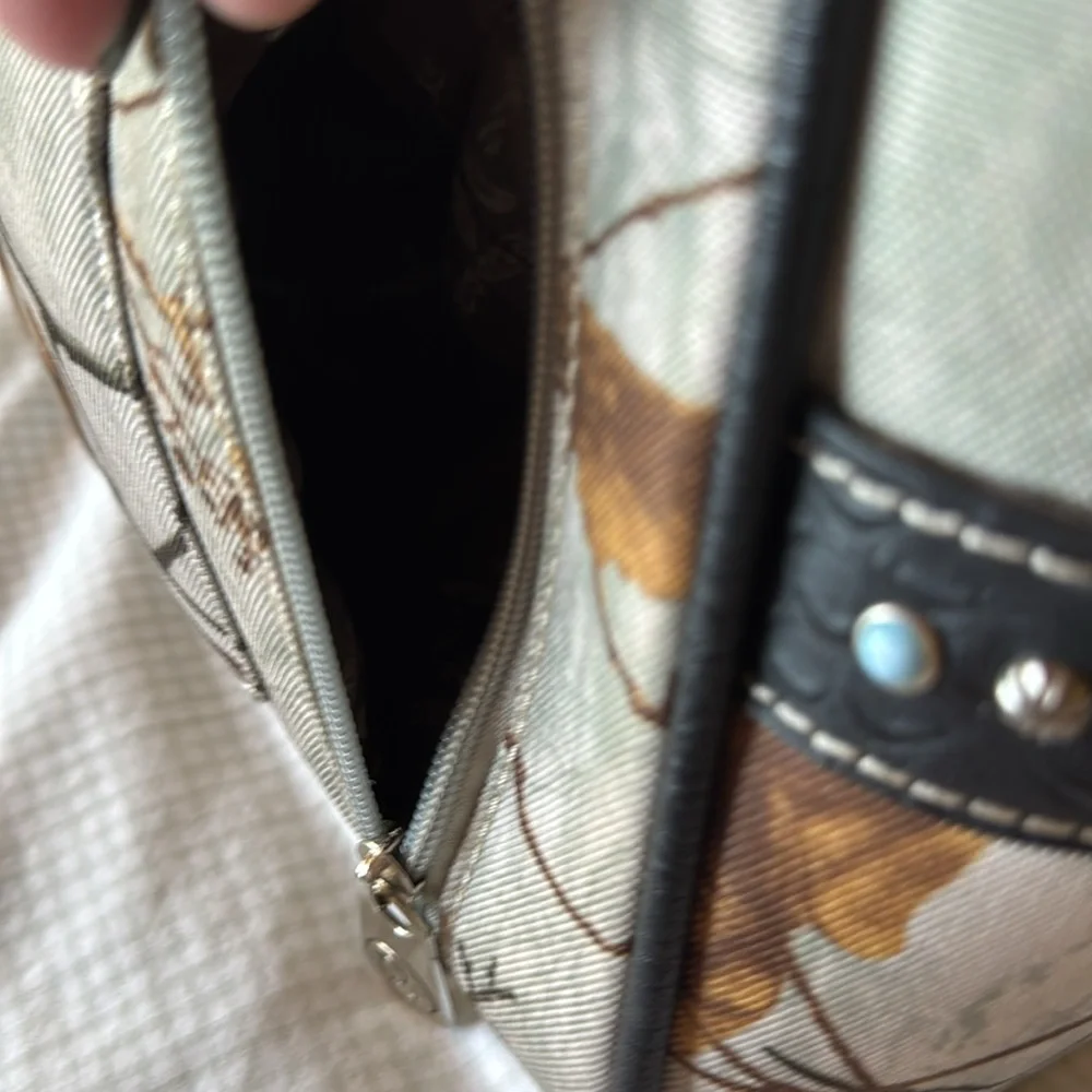 P & G Collection Western Purse Cream/ Leaf pattern. - Picture 8 of 8